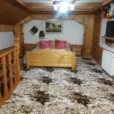 Деревянный коттедж 'bee' Микуличин