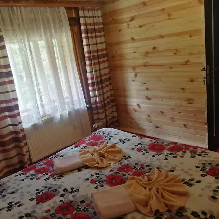 'bee' Деревянный коттедж *